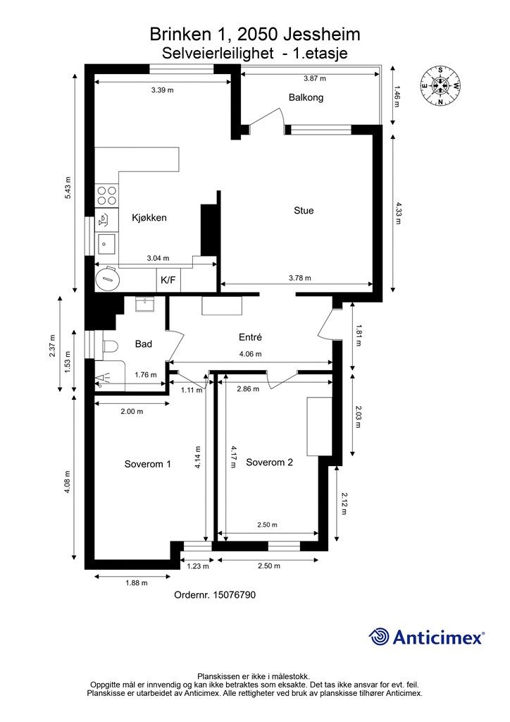 Plantegningen viser en arealeffektiv leilighet med to soverom og åpen stue- og kjøkkenløsning.