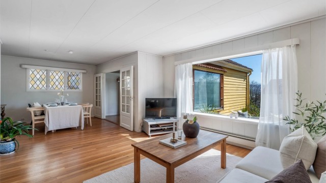En hel tomannsbolig med to separate enheter, stor sørvendt hage og gode utleiemuligheter.
Foto: Martin Nordbø