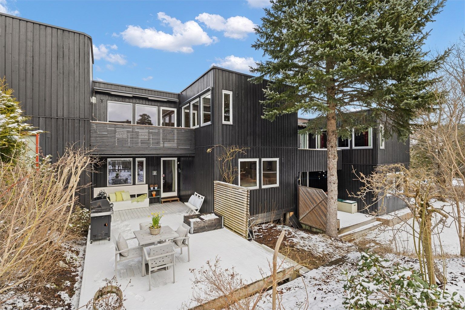 Velkommen til Brattvollveien 87 - Familievennlig rekkehus | Garasje | God intern beliggenhet | Bilfritt