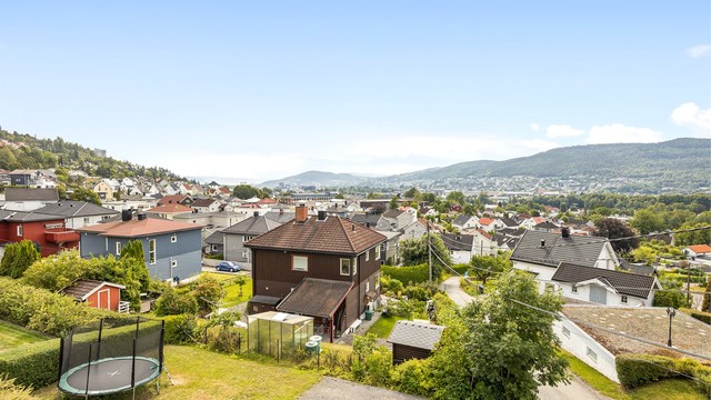 Leiligheten ligger i et veletablert, rolig og attraktivt boligområde på Øren, like utenfor bykjernen av Drammen.
Foto: Stine Prøitz Jørgensen