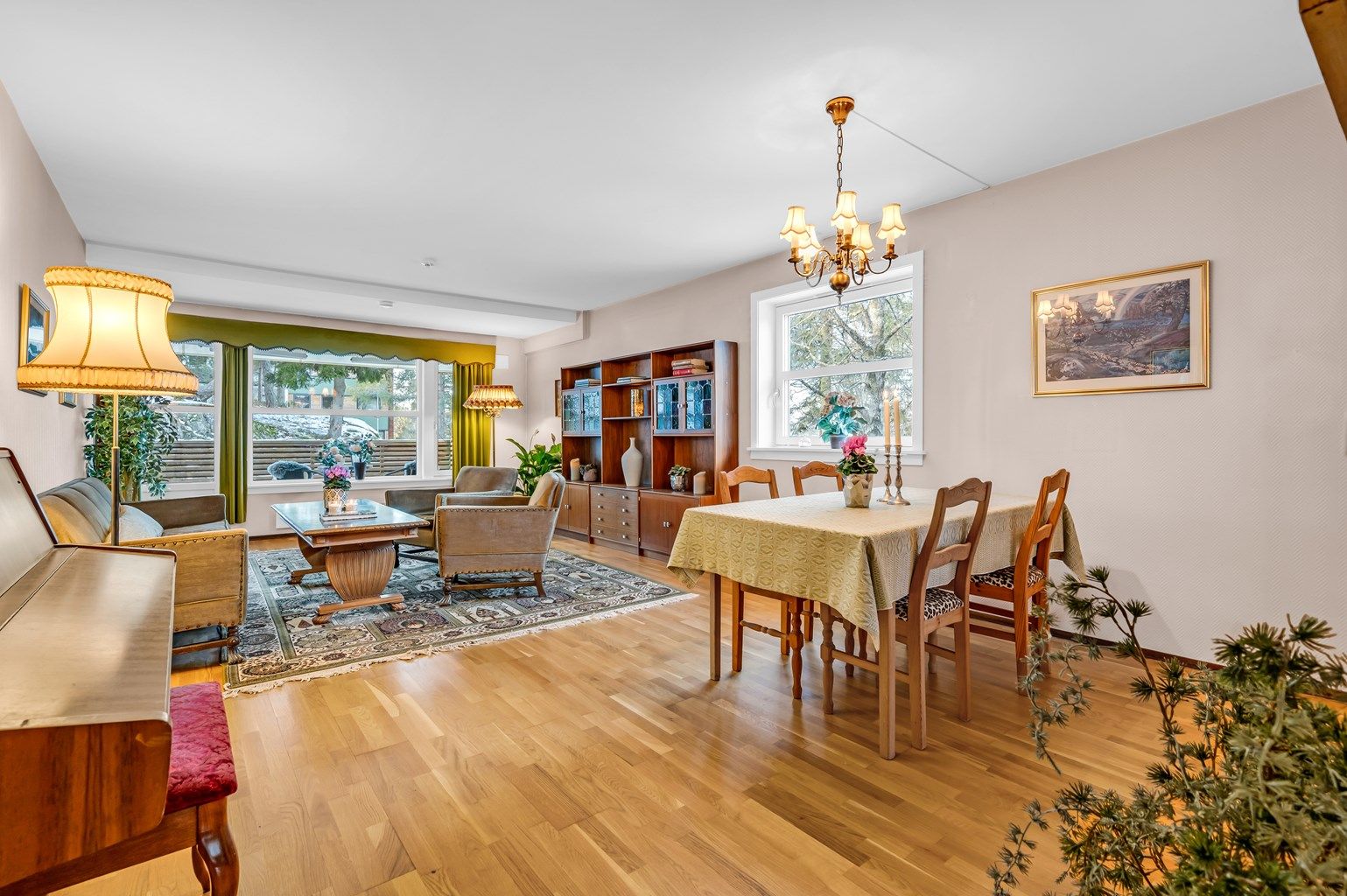 Jonas Ekse Hovland v/ Eiendomsmegler Krogsveen har gleden av å presentere Edvard Munchs vei 93!