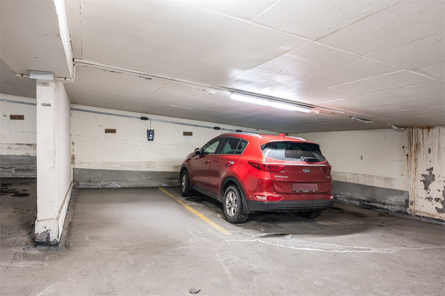 Det medfølger en dedikert garasjeplass med mulighet for montering av el-lader.