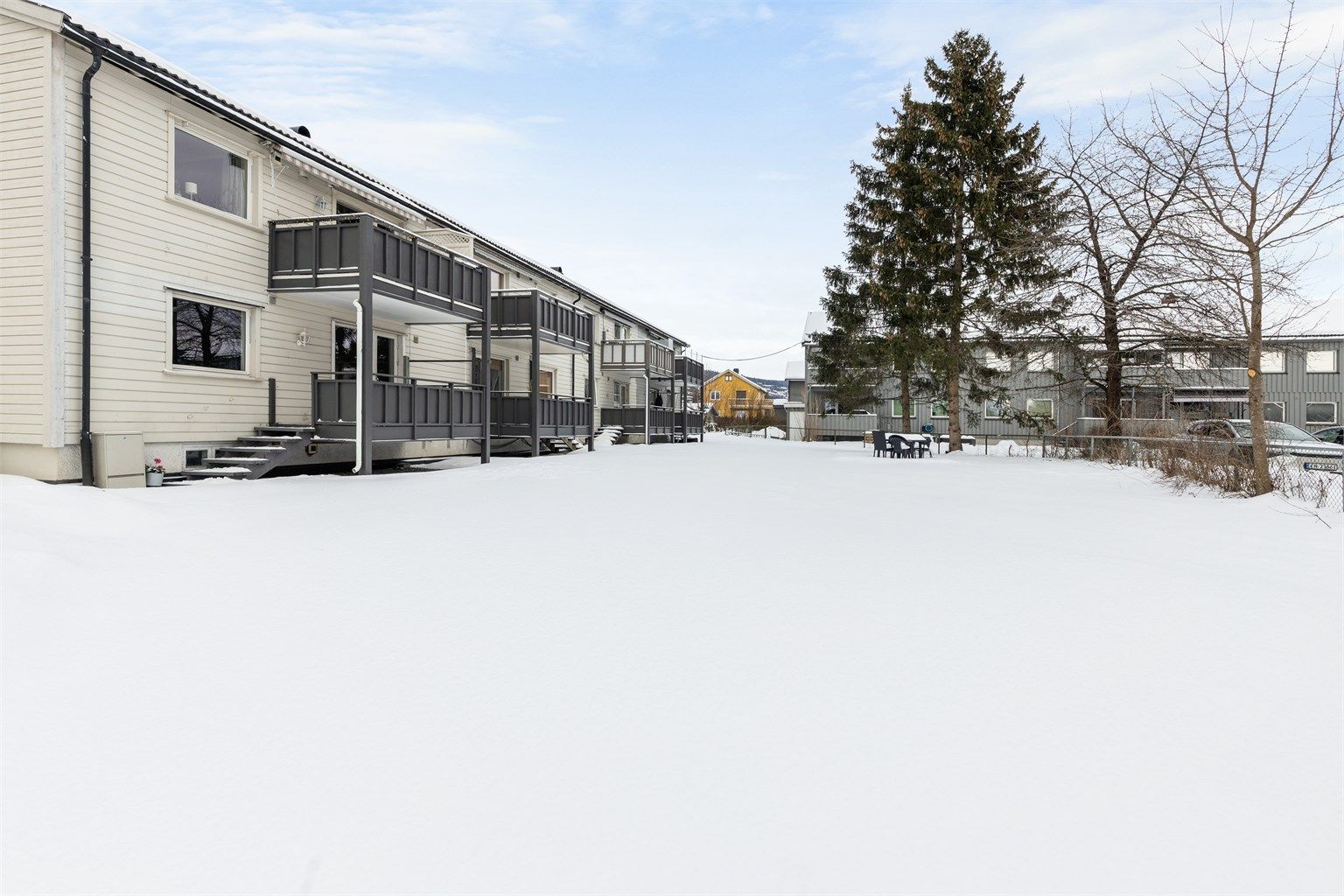 Leiligheten disponerer 2 boder i kjeller