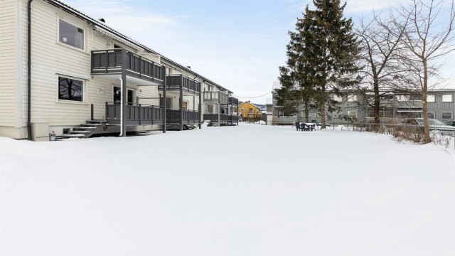 Leiligheten disponerer 2 boder i kjeller