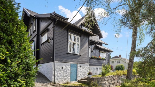 Utvendig adkomst til kjellerareal