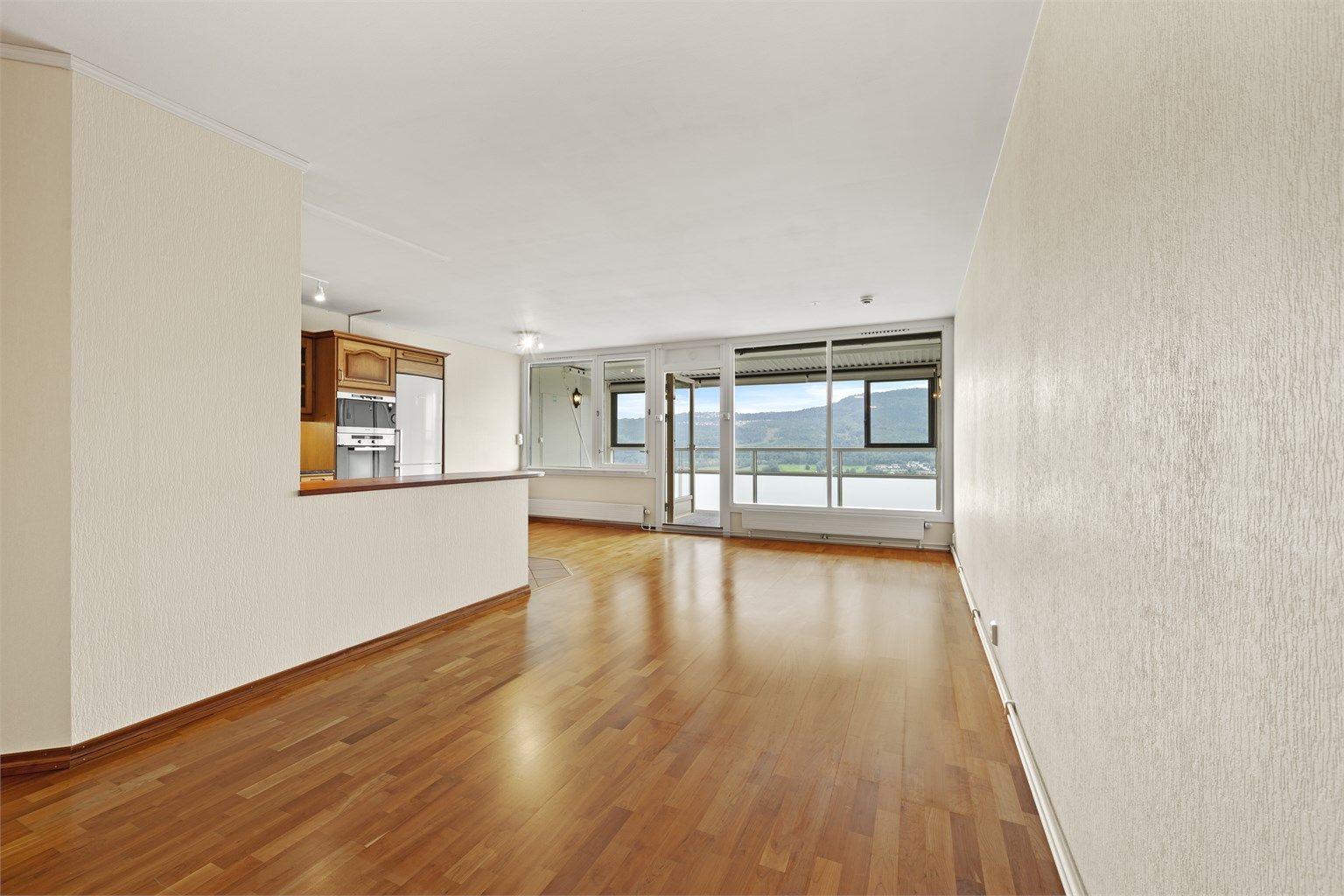 Leiligheten er gjennomgående og har en praktisk planløsning