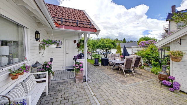 Uteplass ved boligens inngangsparti