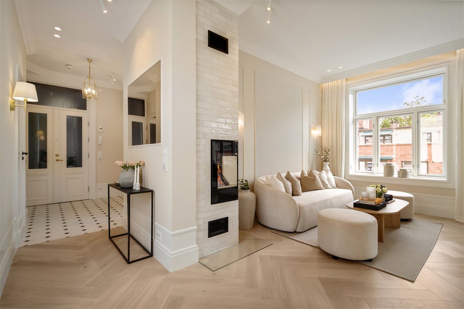 En nydelig, klassisk leilighet med gjennomgående planløsning og fullstendig oppusset så sent som i 2025 - her er ingenting overlatt til tilfeldighetene!