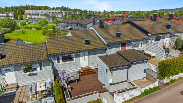 Et rekkehus med fantastiske uteområder og gode solforhold.