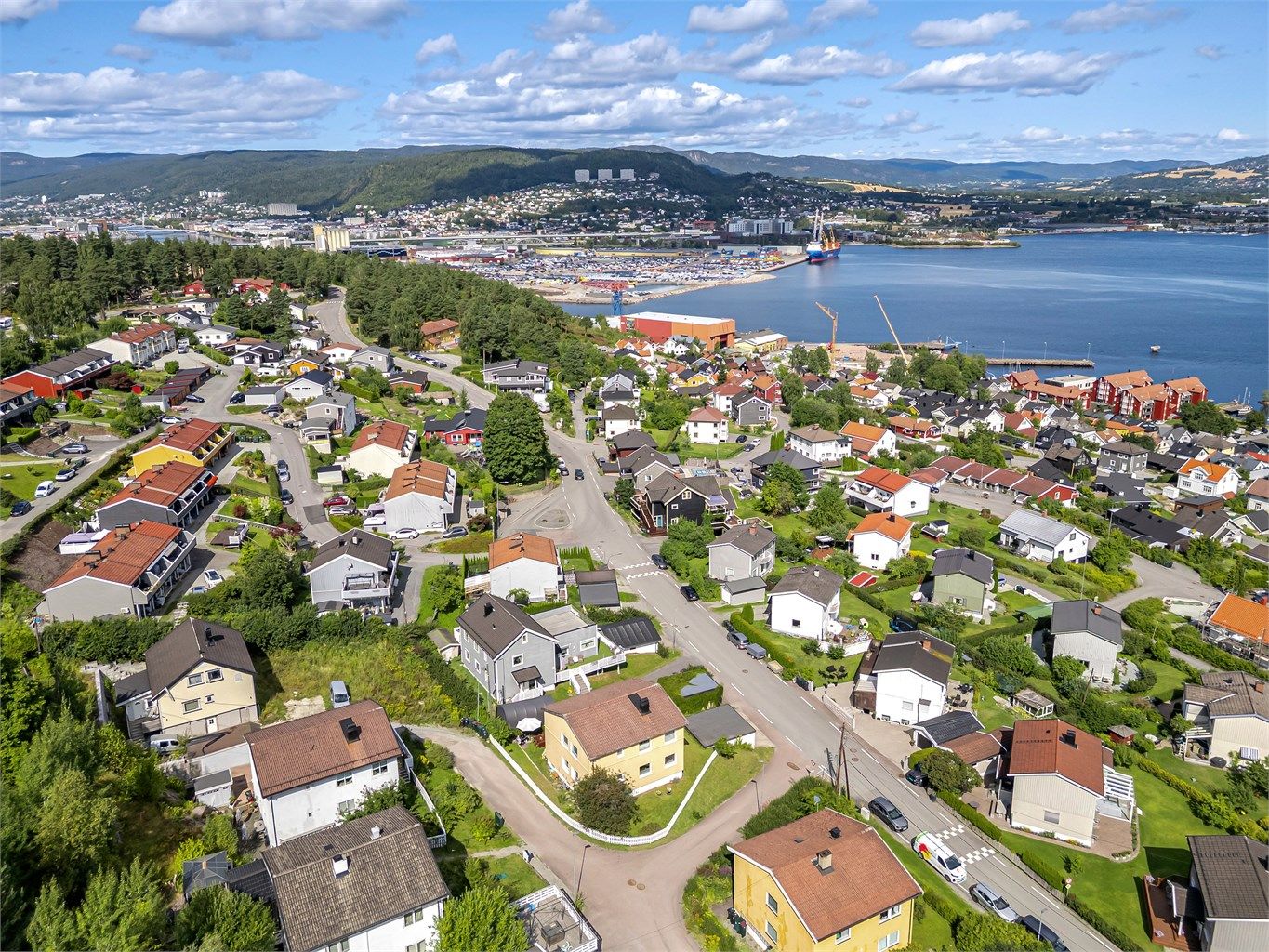 Gangavstand til Nordbykollen med regulerte friarealer, flott turterreng og lysløype