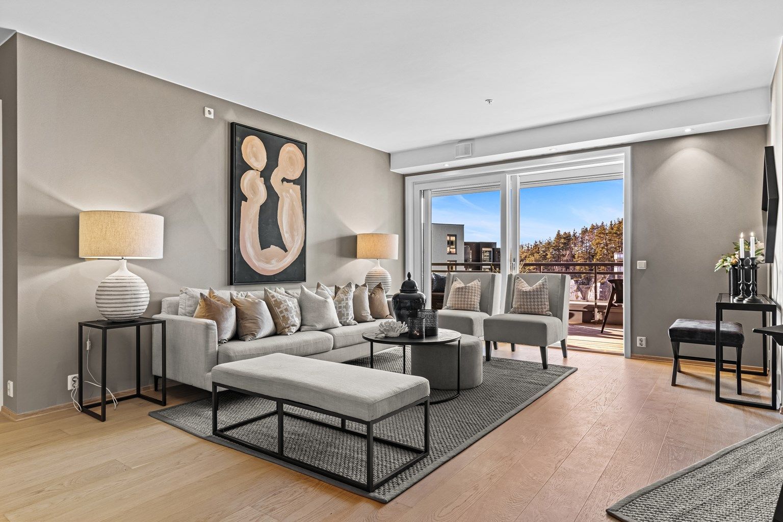 Velkommen til Kantorveien 4B - En moderne og lys 3-roms leilighet med stor balkong i sentrum