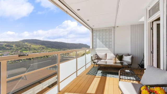 Pen 2-roms eierleilighet beliggende i 3. etasje