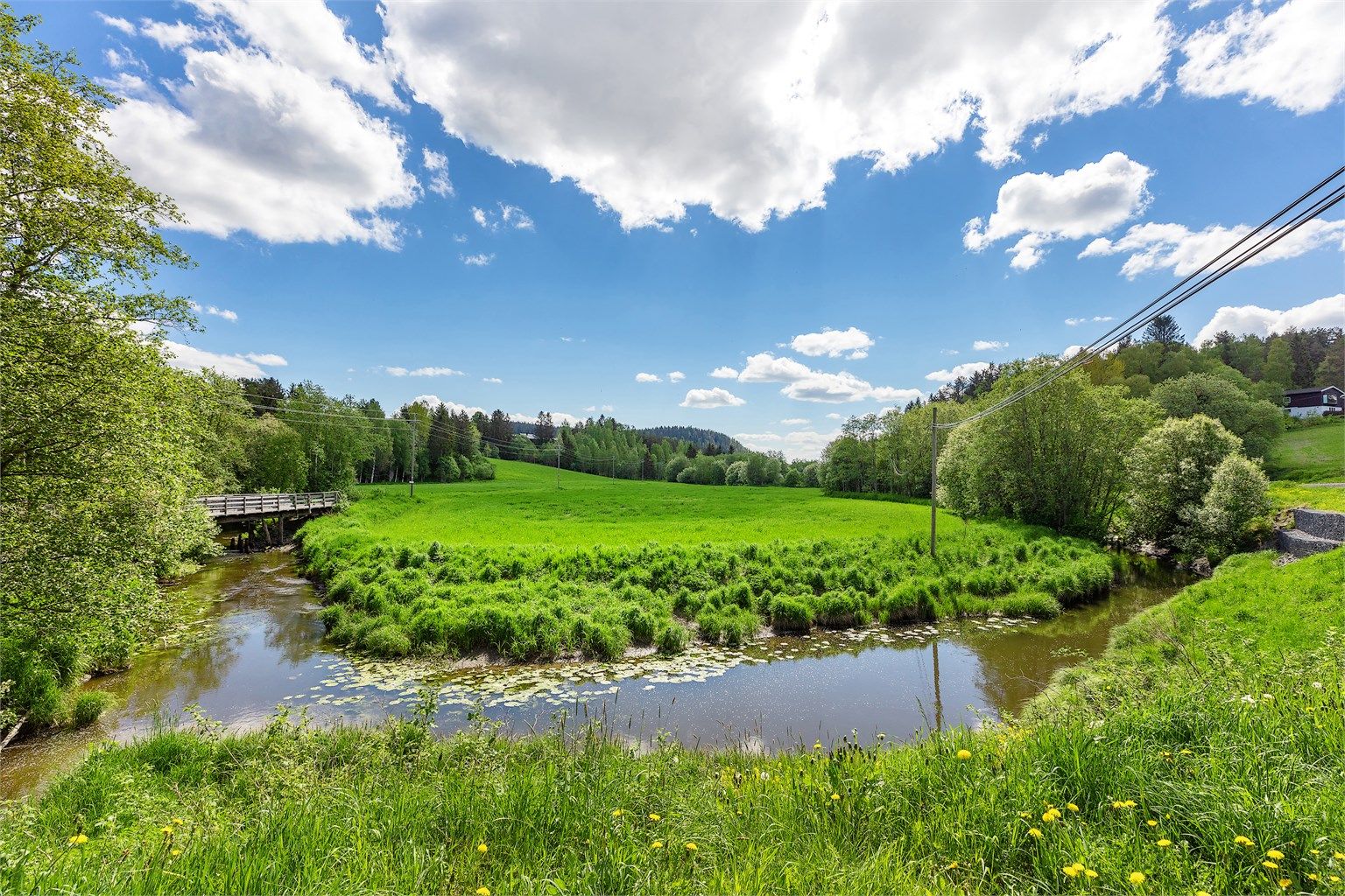 Fra Sørlihavna er det turveier og lysløype mot Losby og Østmarka.