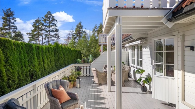 Fin uteplass på terrasse på 33 kvm med god plass til utemøbler