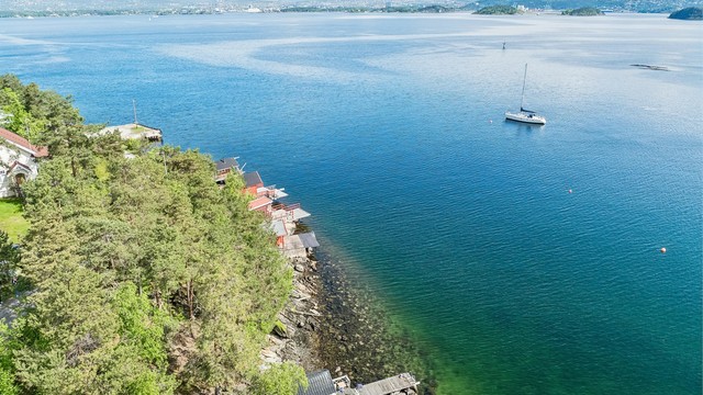 Flott utsikt over fjorden mot Nordstrand og Oslo by.