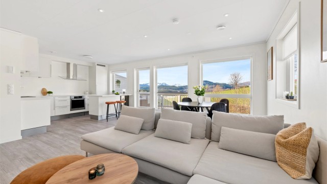 Velkommen til Korsveggarden 49, presentert av Krogsveen v/Eiendomsmegler/Partner Marit Stuen Aursnes