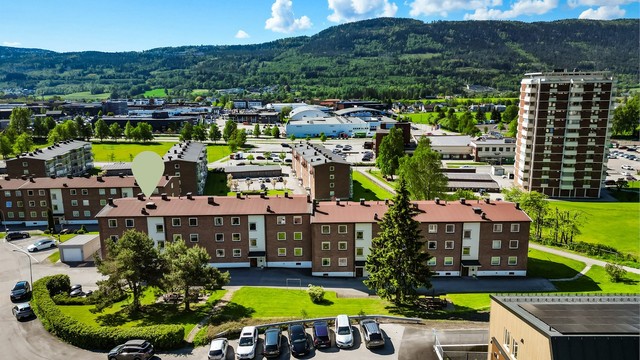 Kort gangavstand til bussholdeplass, barnehager, skoler, Skimore Drammen og Kiwi XL Ligosenteret.