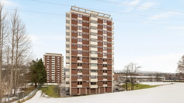 Leiligheten ligger i et veletablert og barnevennlig boligområde på Åssiden.