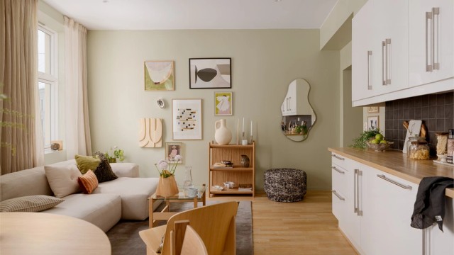 Her har du det beste av to verdener; Takhøyde og dype vinduskarmer fra byggeår 1900, Moderne ventilasjon og teknisk standard fra ombygging i 2008.