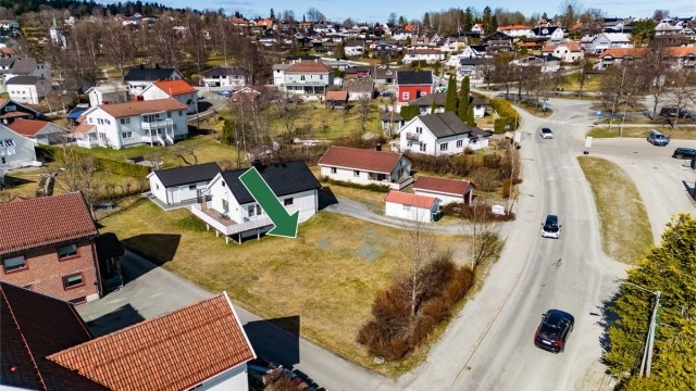 Boligtomt på 632 kvm i et veletablert og sentrumsnært område. Foto: Haiman Askari/Knipzet AS