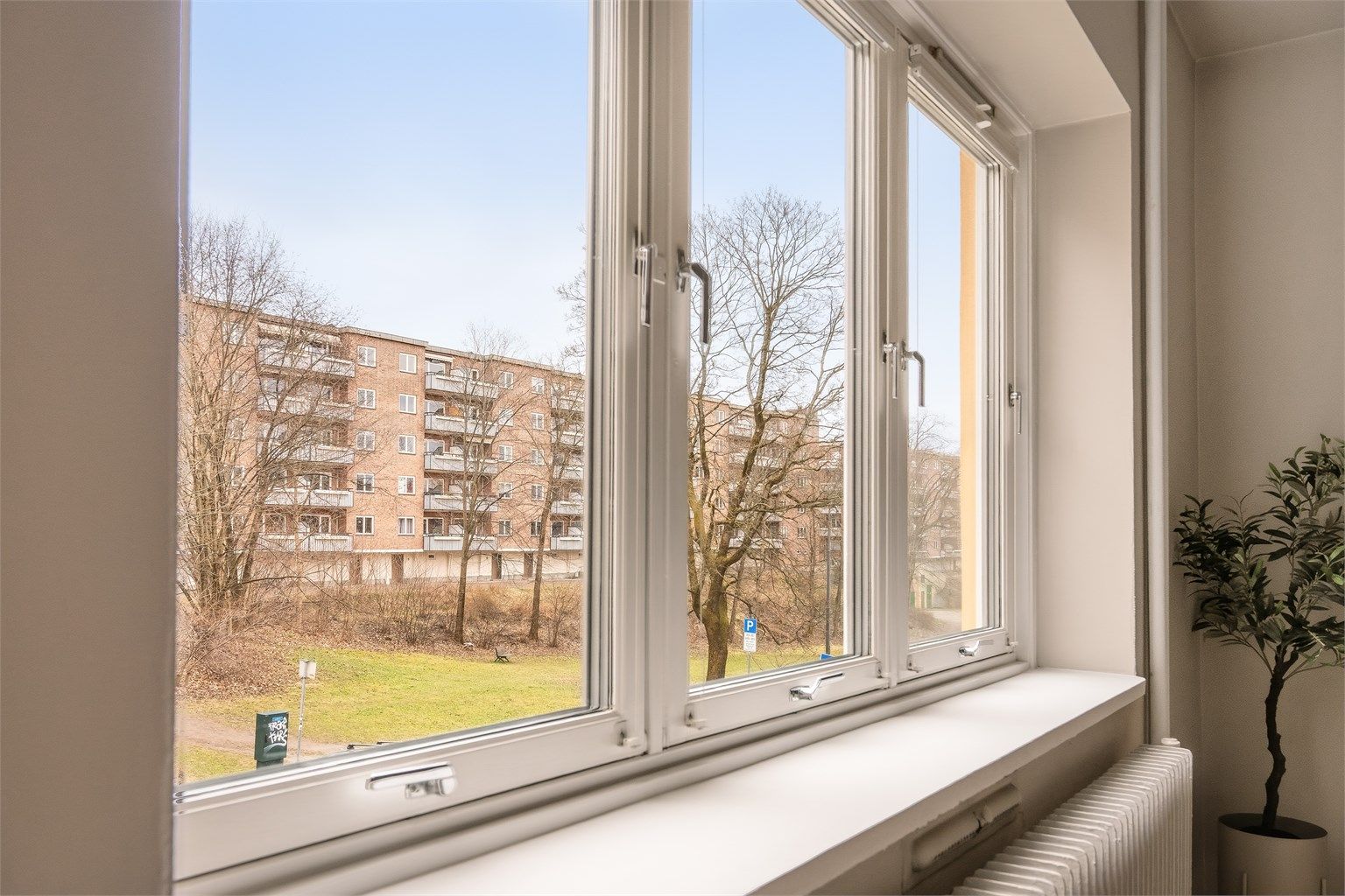 Tilbaketrukket og naturnær beliggenhet på Sinsen/Rosenhoff, samtidig svært sentralt med kort vei til et yrende byliv!