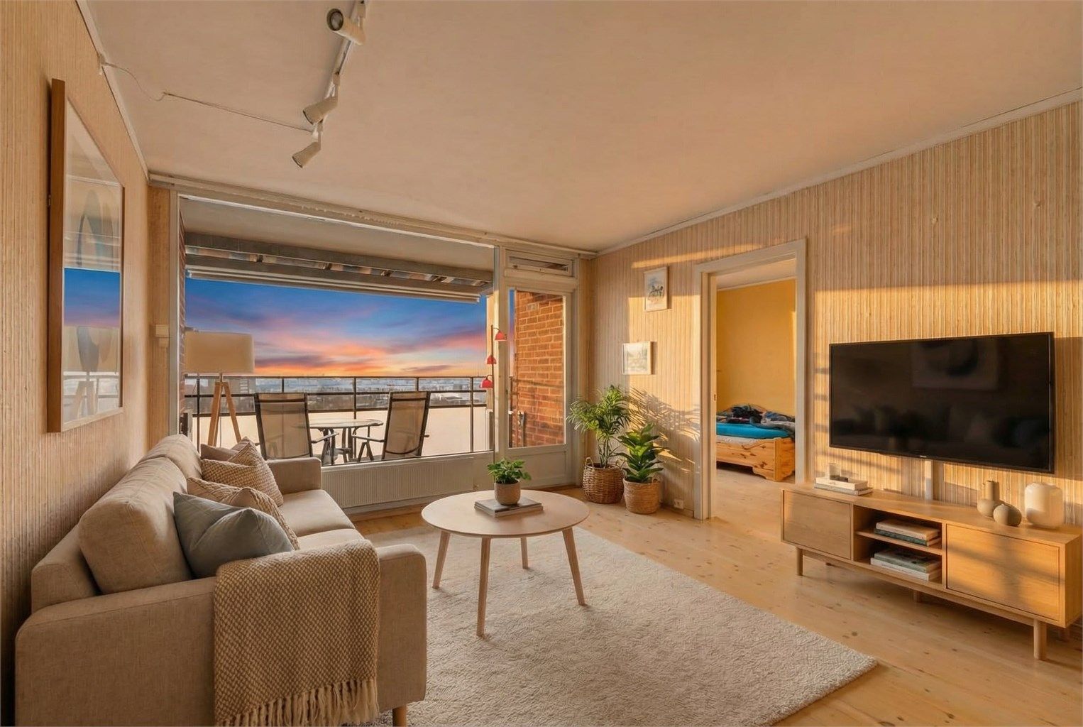 Nora Rørvik Larsen v/ Krogsveen ønsker velkommen til Johan Castbergs vei 48!