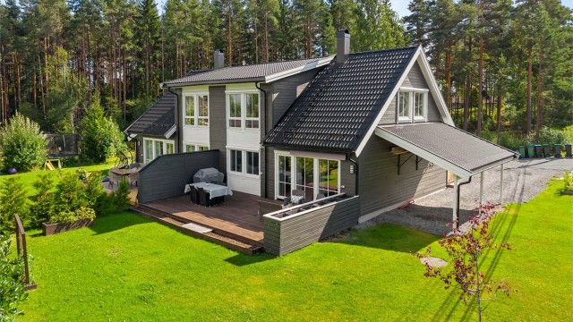 Eiendomsmegler Krogsveen avd. Årnes har gleden av å presentere Soleievegen 1B.