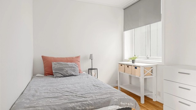 Soverom 2 er på ca 8m²