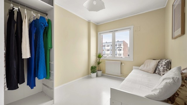 Det andre soverommet egner seg godt som barnerom, gjesterom eller kontor.