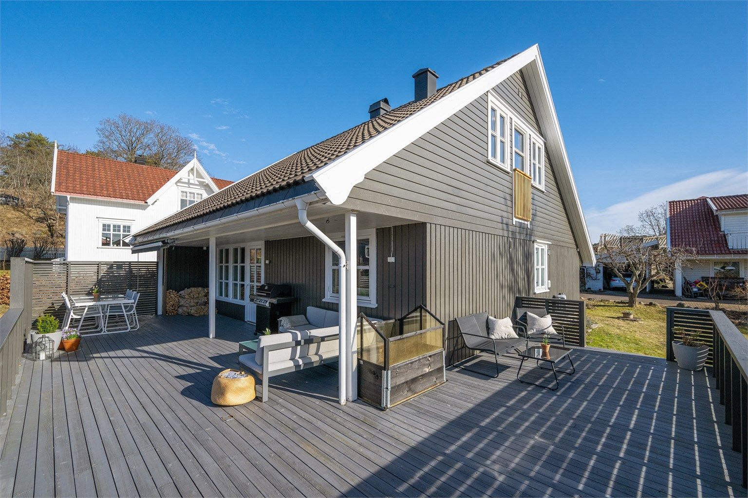 Eiendommen har sol fra morgen til kveld