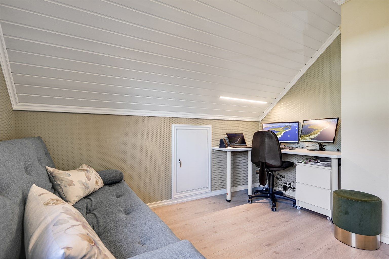 Det tredje soverommet, en tidligere loftsstue, er et fleksibelt rom som også egner seg godt som kontor eller TV-stue.