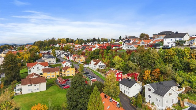Snipetorp var tidligere en av de gamle innfartsveiene til Skien, og området er i dag kjent for sitt sjarmerende miljø og sammenhengende trehusbebyggelse.
