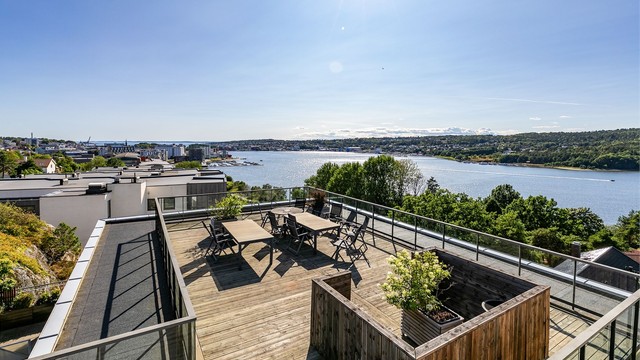 På takaltanen er det i tillegg til vid utsikt også upåklagelige solforhold fra morgen til kveld.