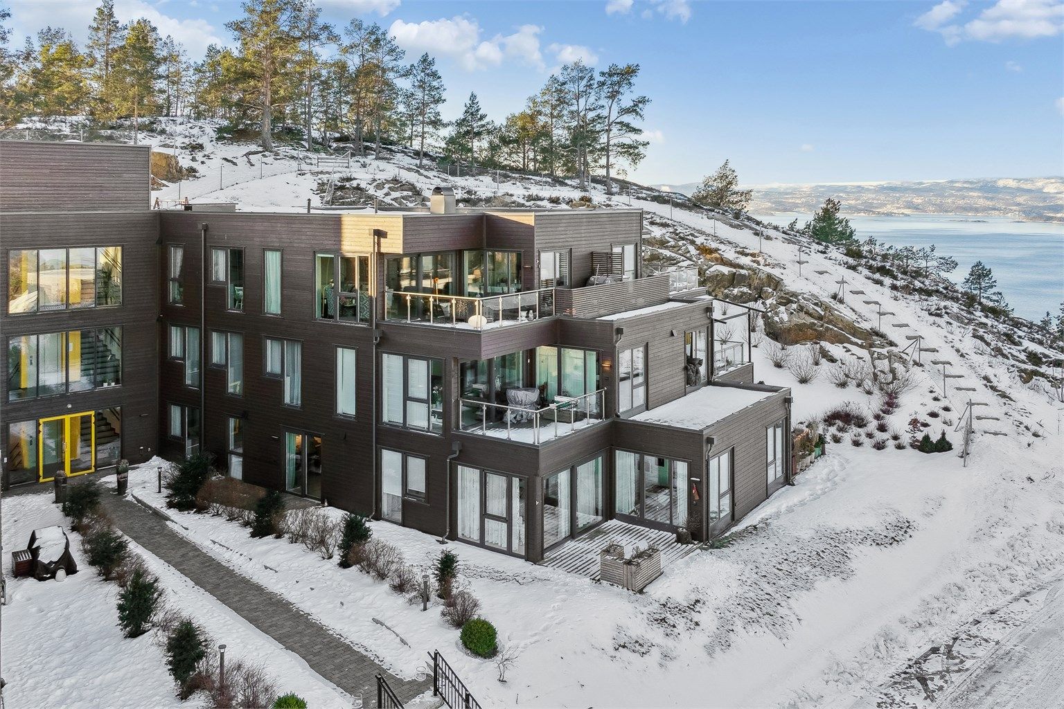 Velkommen til Richard Baches vei 10! Presentert av Anniken Øderud v/Krogsveen Nesodden. Foto: Per Oscar Skjellnan v/Efkt 