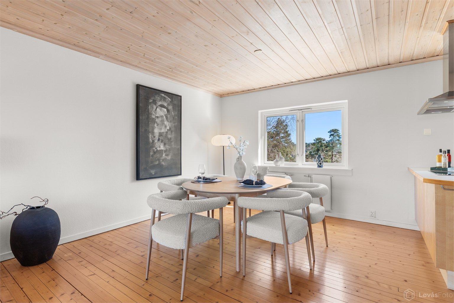 God plass til dekking av langbord