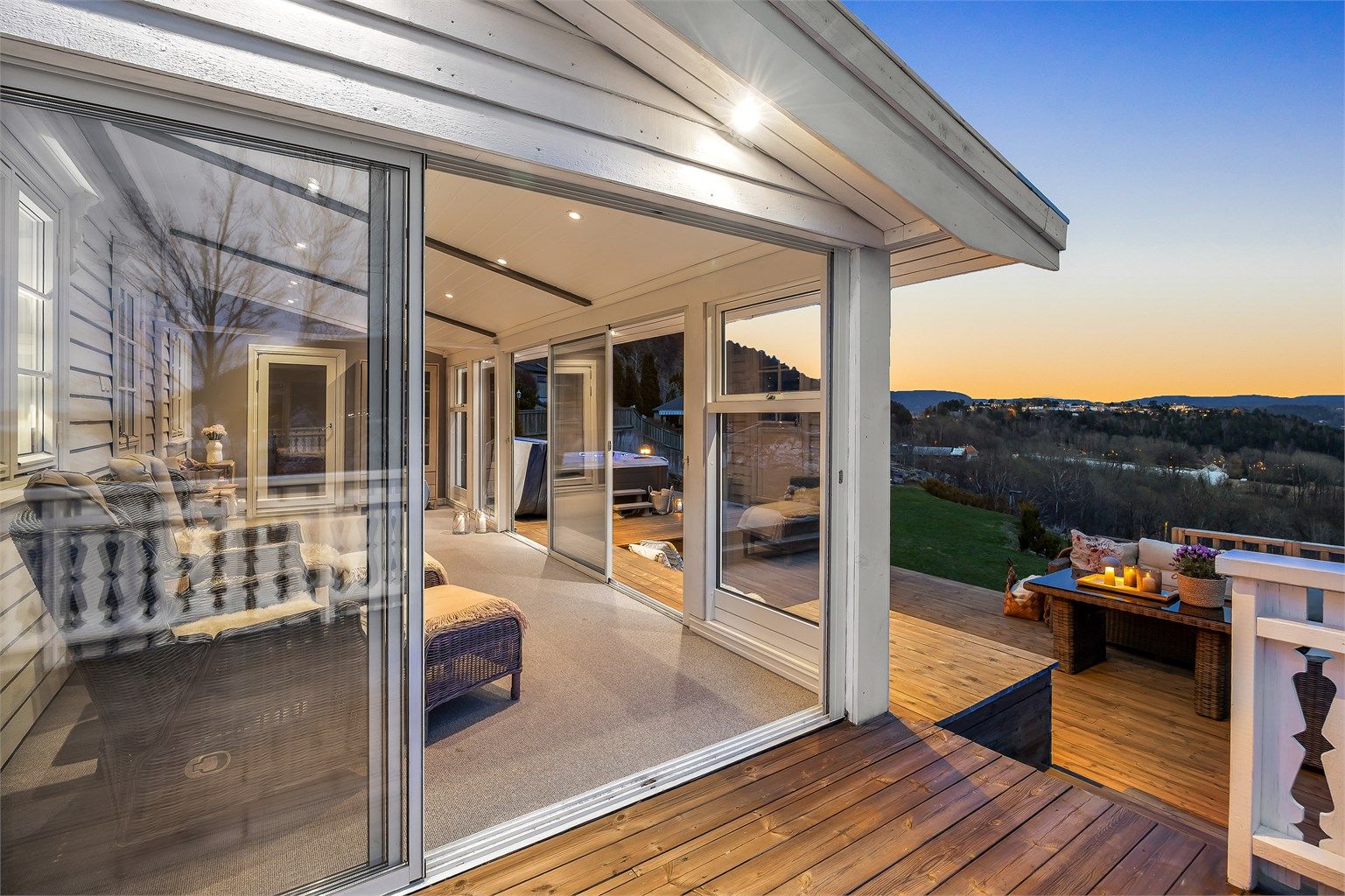 Vinterhagen fungerer som en sømløs overgang mellom inne- og uterom, og forlenger utesesongen.