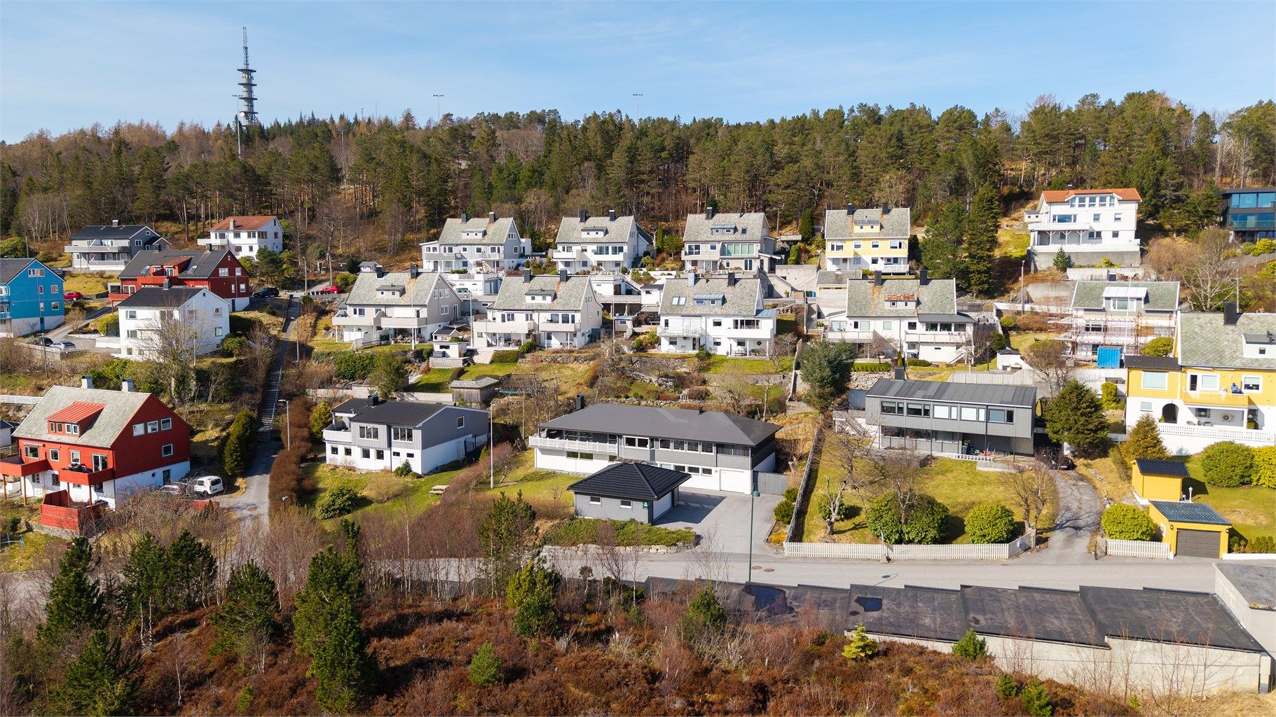 Dronebilde av boligområdet på Fjelltun tatt fra syd