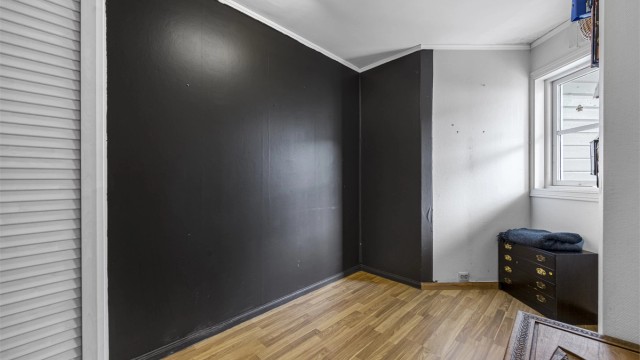 Det andre soverommet egner seg godt som barnerom, gjesterom eller kontor.