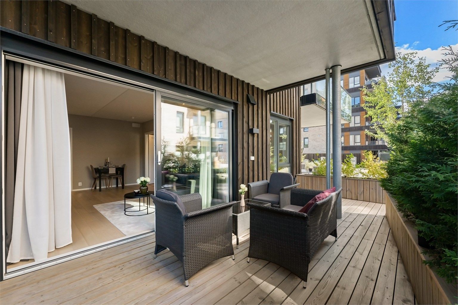 Lys og tiltalende 2-roms med stor markterrasse i moderne bygg fra 2020