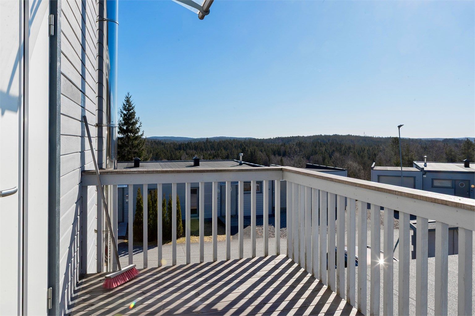 Hyggelig inngangsparti som kan benyttes som uteplass