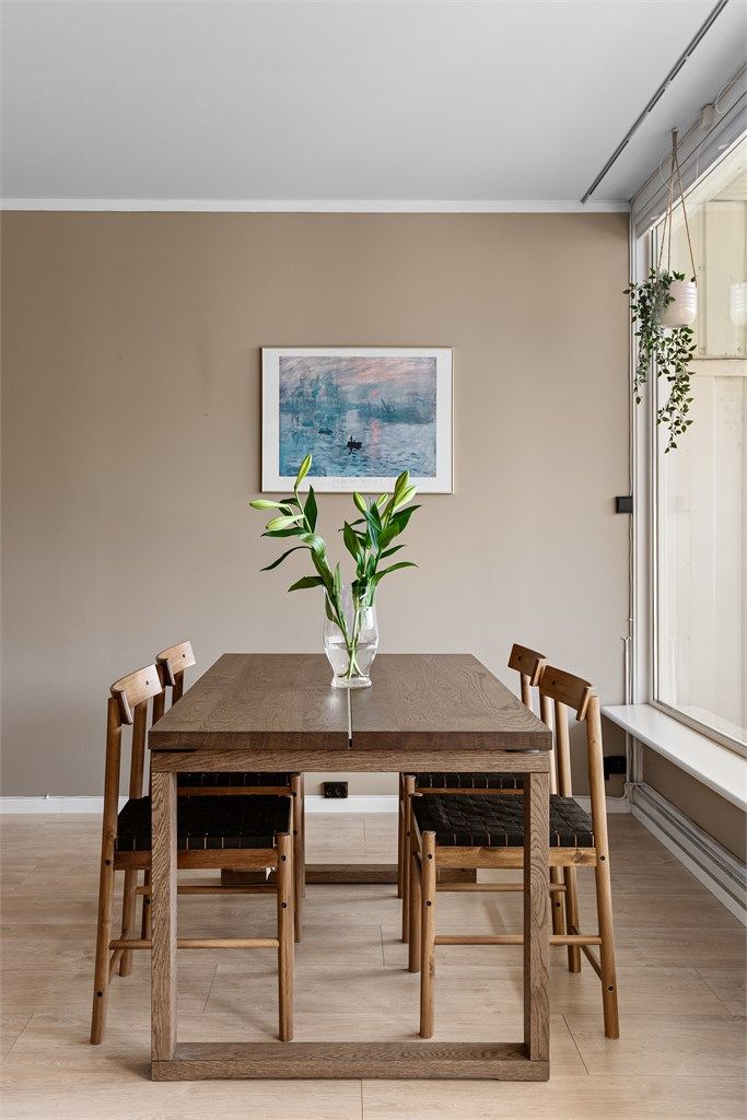 - God plass til en stor spisegruppe -