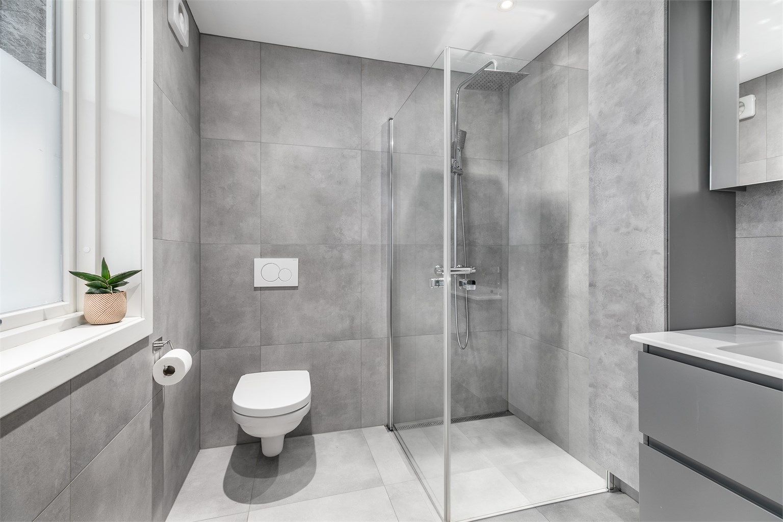 Badet ble i 2019 revet ned til underlaget, utvidet mot opprinnelig vaskerom og gjenoppbygget med moderne standard.