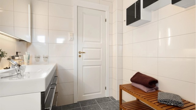 Badet har varmekabler i gulv.