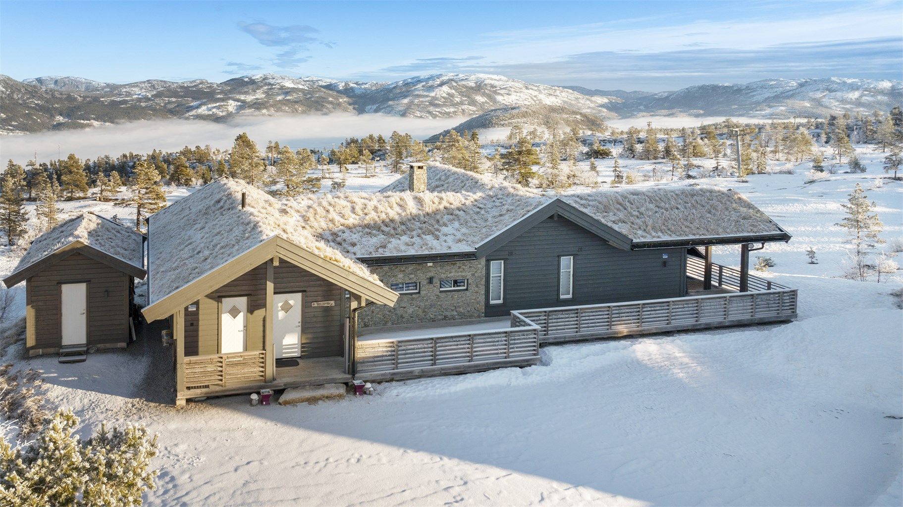 Magisk stemning - merk den åpne og fine beliggenheten!