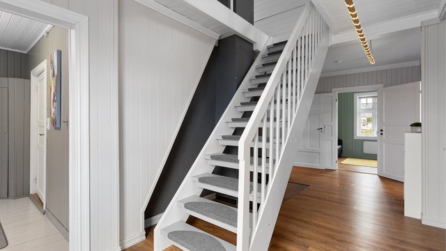 Gang med trapp til loftetasjen