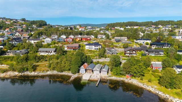 Området består hovedsakelig av frittliggende eneboliger.