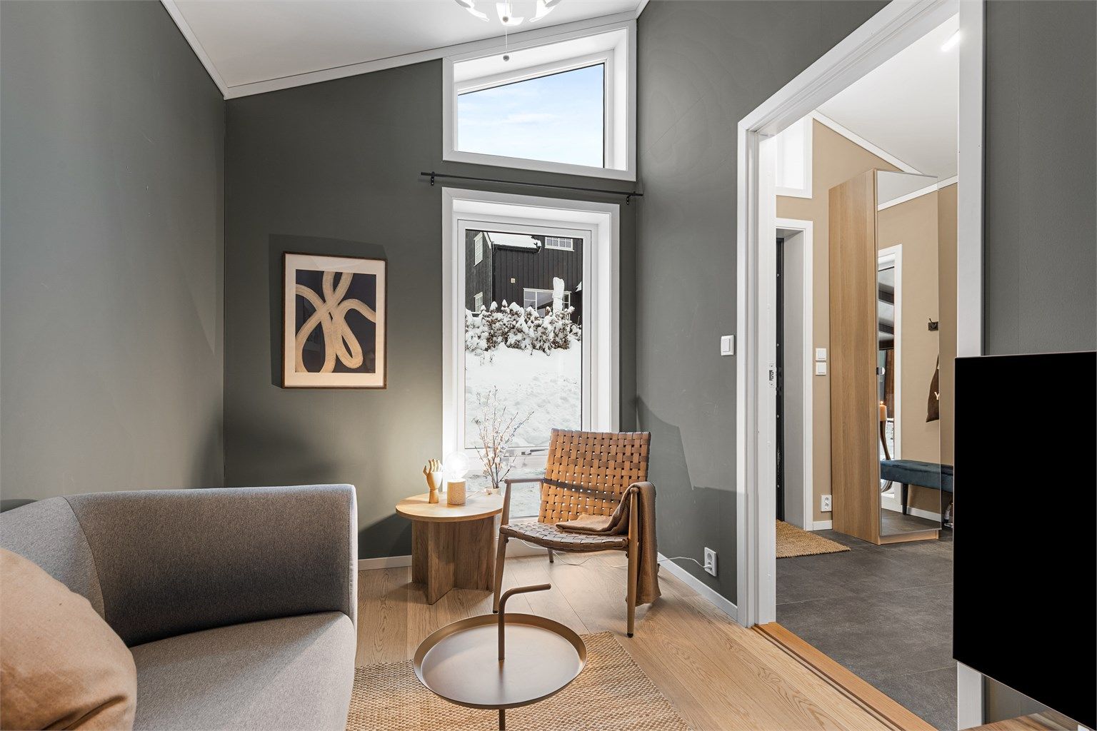 Etasjens soverom passer godt som gjesterom, barnerom eller kontor.