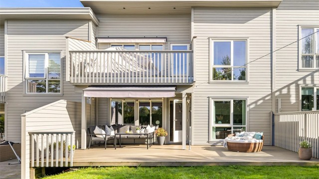 Krabberødsvingen 15A presenteres av Kenneth Graarud Olsen i Krogsveen.