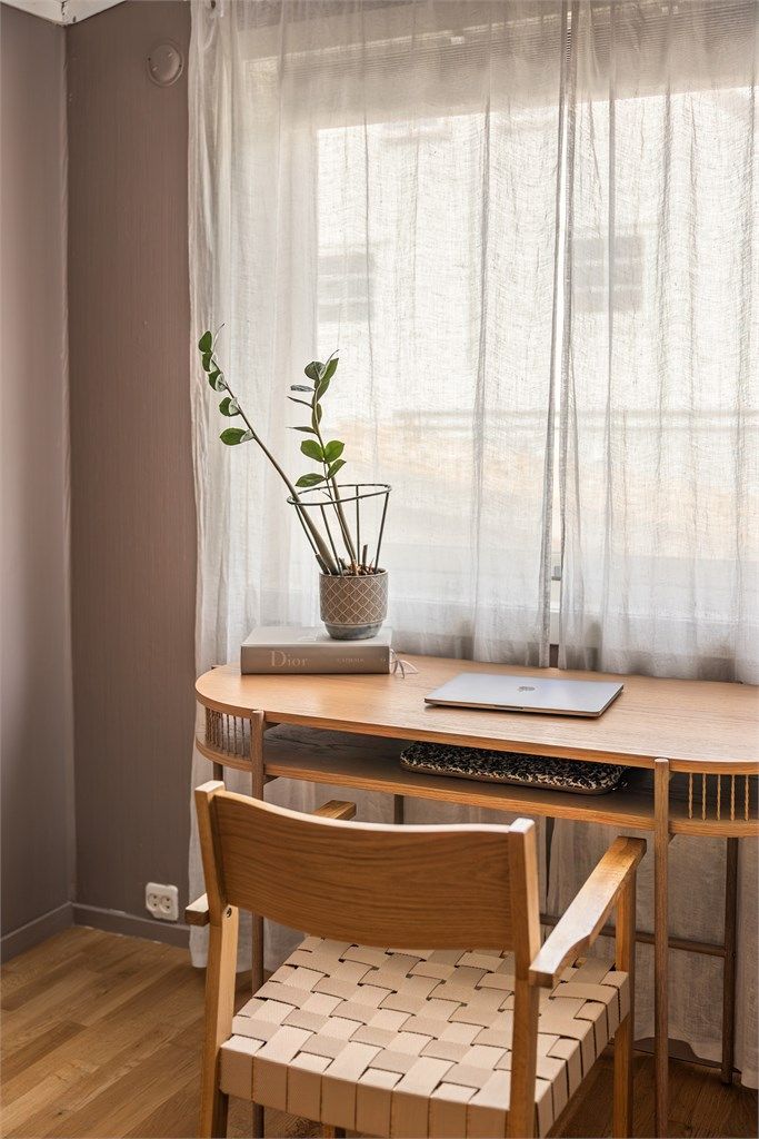 Det tredje soverommet egner seg godt som barnerom, gjesterom eller kontor.