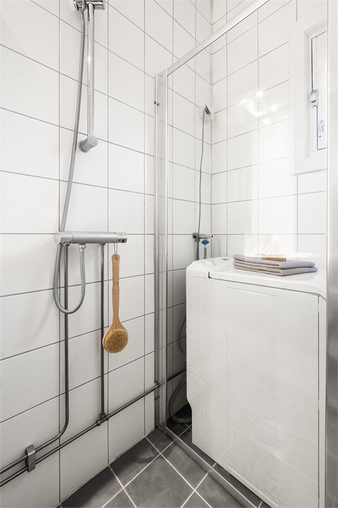 Det er opplegg for vaskemaskin, noe som gir god funksjonalitet i hverdagen.